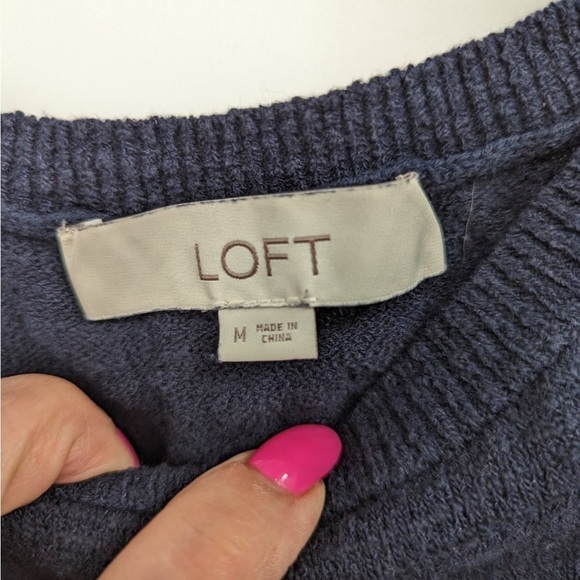 Loft women’s blue‎ knit, sweater size medium - Picture 3 of 6